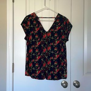 ☀️SUMMER SALE☀️ DR2 Black Short Sleeve Blouse with Floral Print Size M